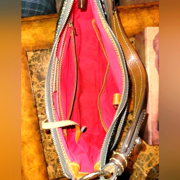 DOONEY AND BOURKE LEATHER SHOULDER BAG - Picture 9 of 13